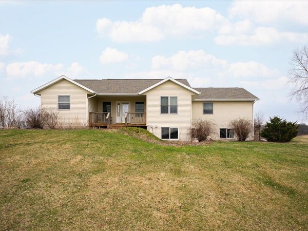 E7512 Meadowview Ln, Franklin, WI 54665