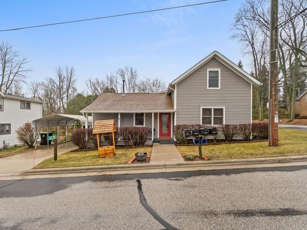 265 Lincoln Ave, Cleveland, WI 53015