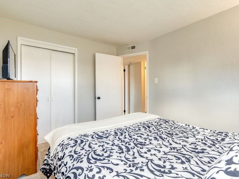 2331 Larchdale Drive , Cuyahoga Falls, OH 44221 Photo 18