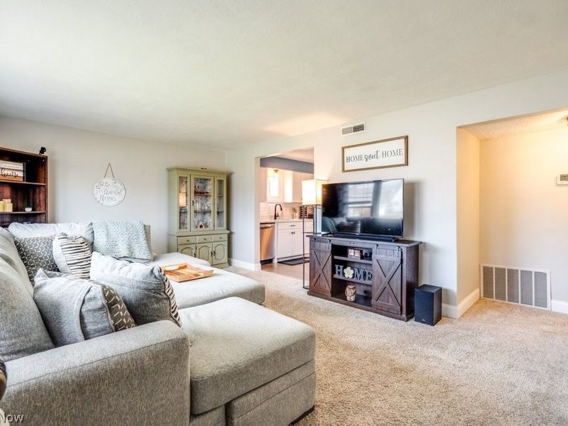 2331 Larchdale Drive , Cuyahoga Falls, OH 44221 Photo 31