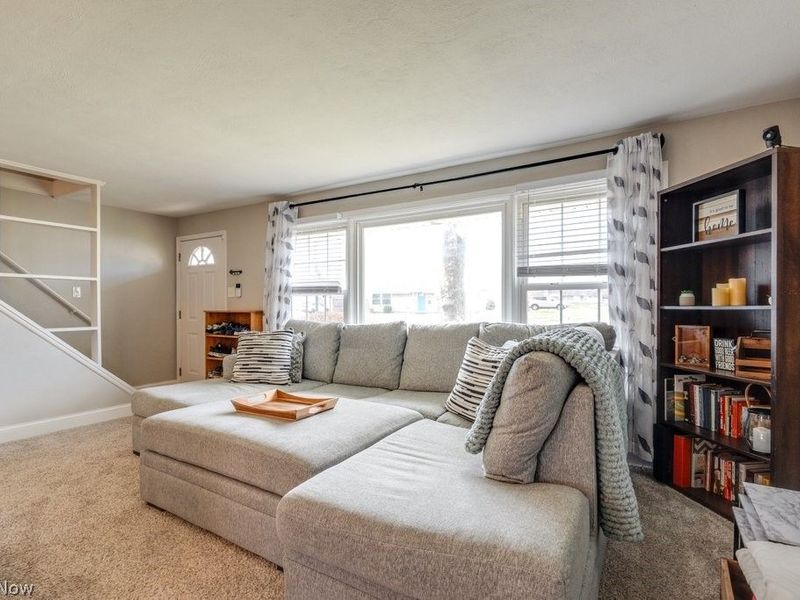 2331 Larchdale Drive , Cuyahoga Falls, OH 44221 Photo 5