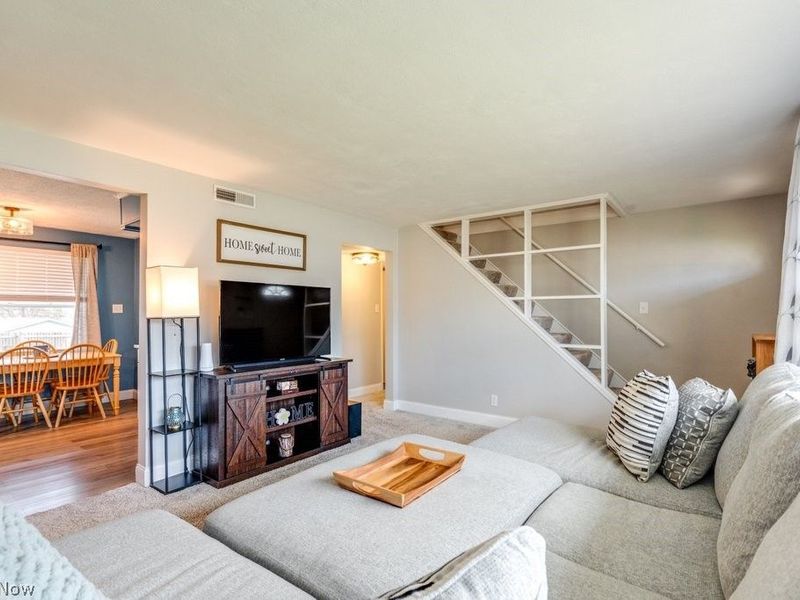 2331 Larchdale Drive , Cuyahoga Falls, OH 44221 Photo 7