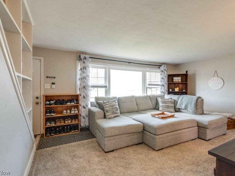 2331 Larchdale Drive , Cuyahoga Falls, OH 44221 Photo 8