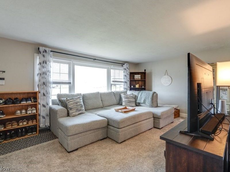 2331 Larchdale Drive , Cuyahoga Falls, OH 44221 Photo 9