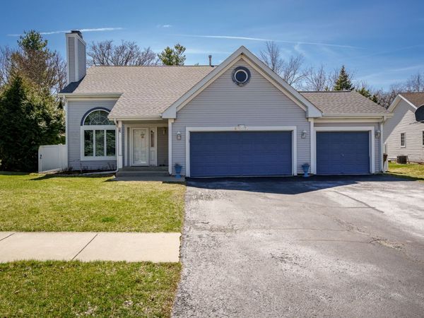 6571 Chartwell Drive , Rockford, IL 61114