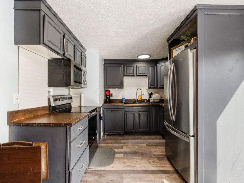 580 Evergreen Terrace , Columbus, OH 43228 Photo 12