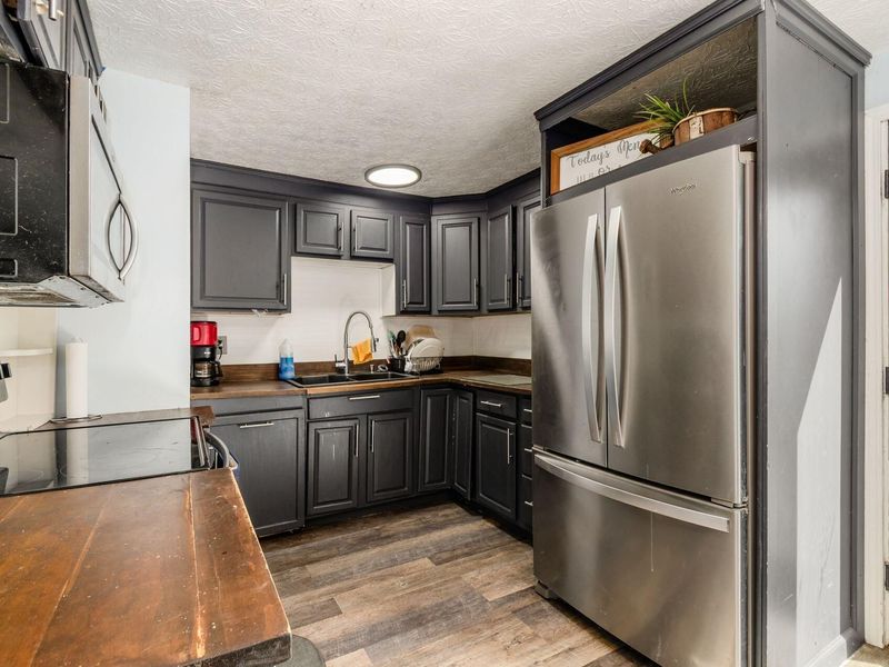 580 Evergreen Terrace , Columbus, OH 43228 Photo 13