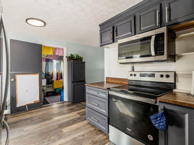 580 Evergreen Terrace , Columbus, OH 43228 Photo 15