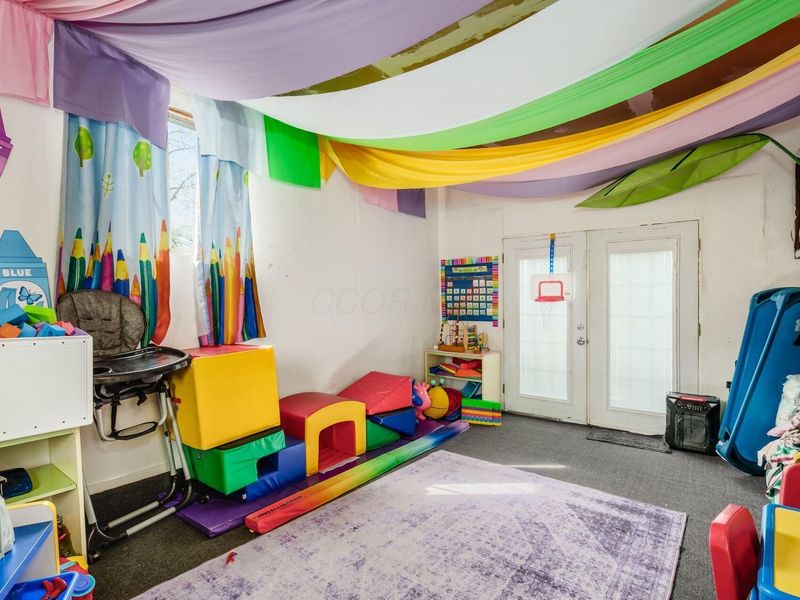 580 Evergreen Terrace , Columbus, OH 43228 Photo 16