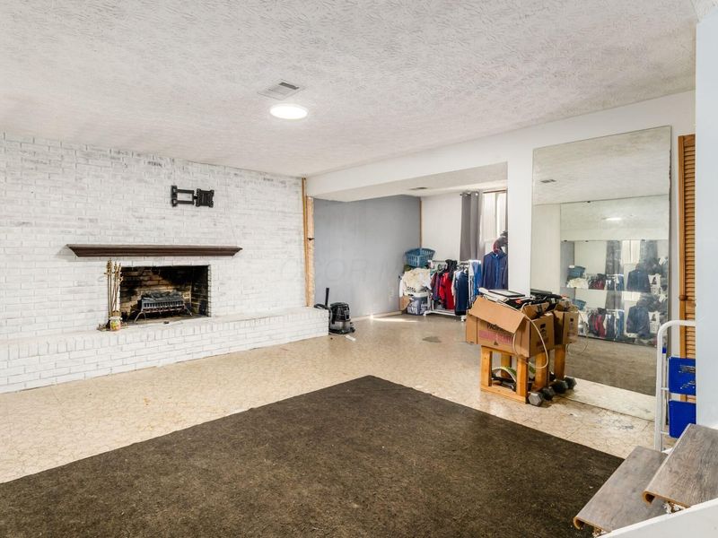 580 Evergreen Terrace , Columbus, OH 43228 Photo 26