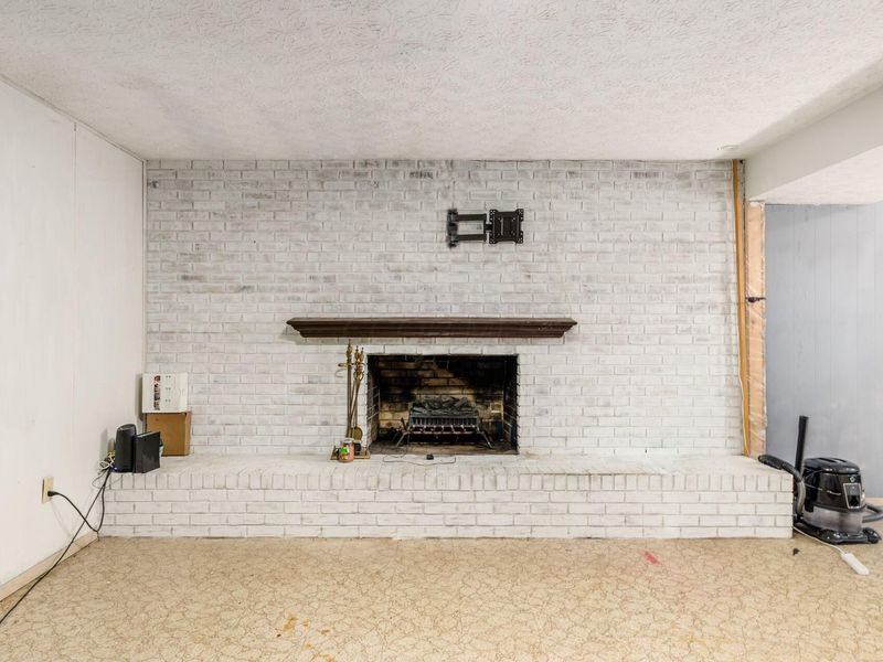 580 Evergreen Terrace , Columbus, OH 43228 Photo 28