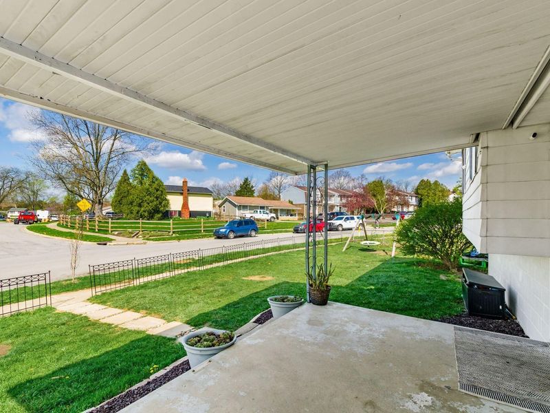 580 Evergreen Terrace , Columbus, OH 43228 Photo 5