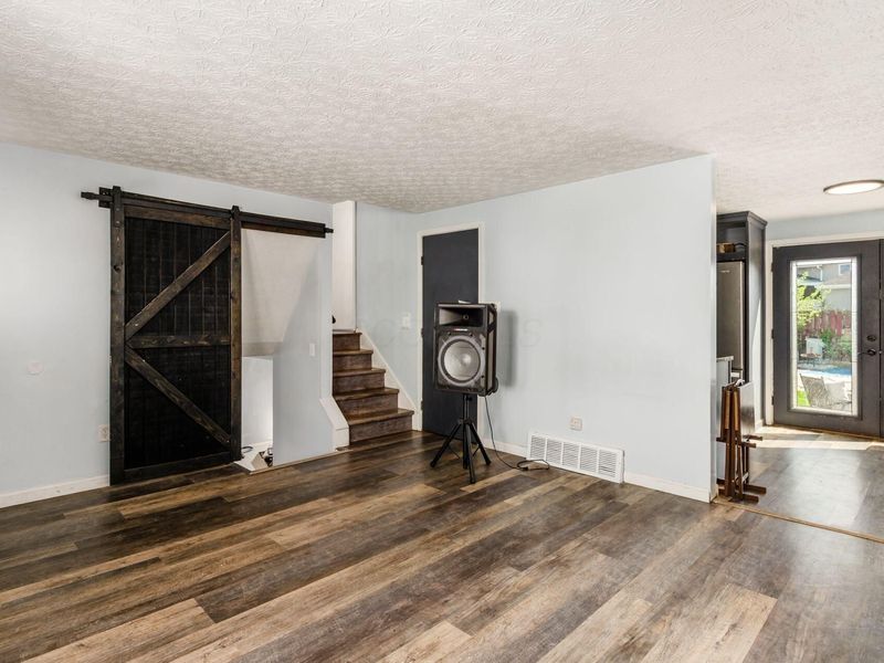 580 Evergreen Terrace , Columbus, OH 43228 Photo 7