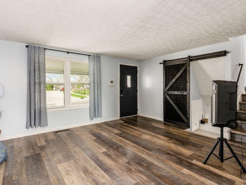 580 Evergreen Terrace , Columbus, OH 43228 Photo 8