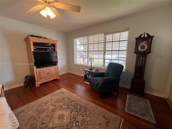 151 W 63rd St, Hialeah, FL 33012