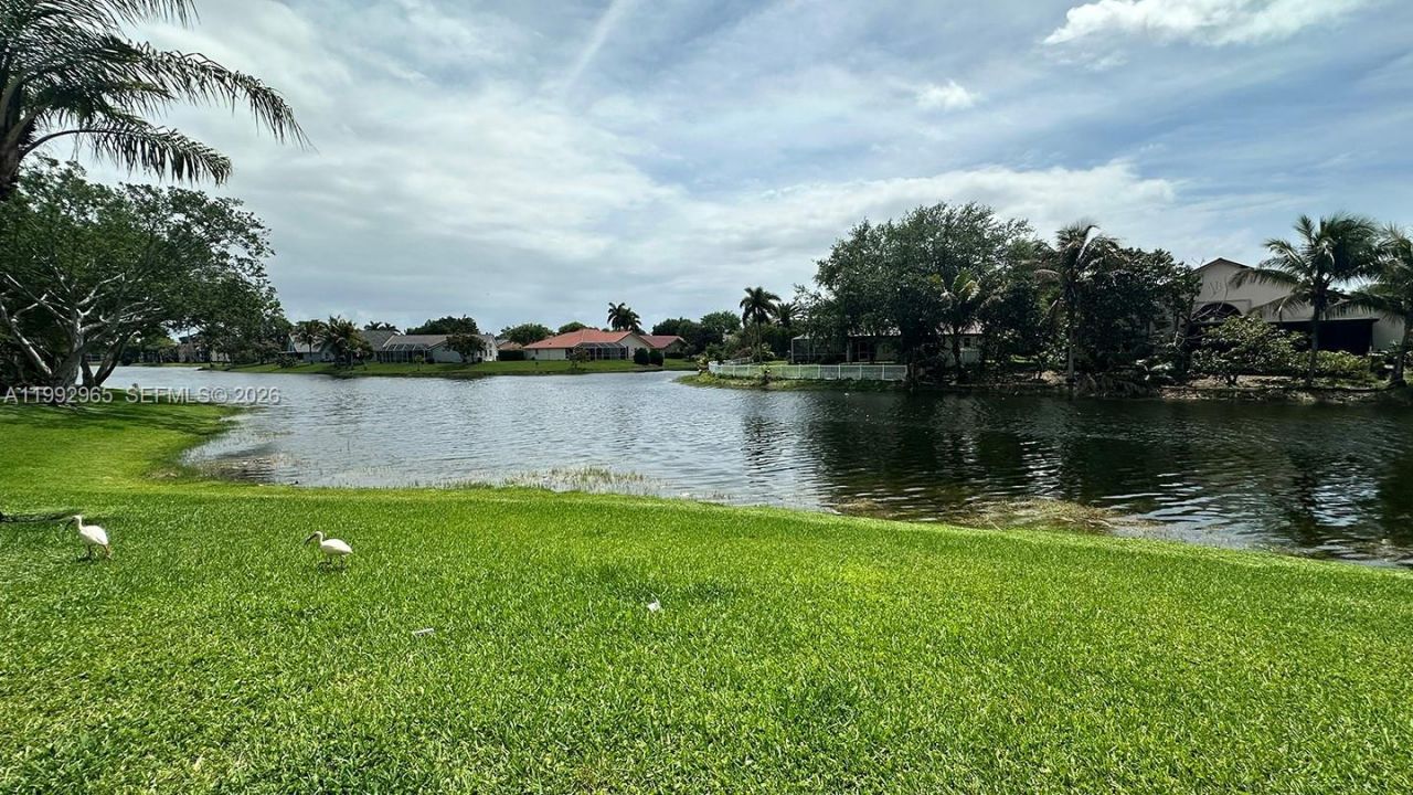 450 W Palm Cir W, Unit 207, Pembroke Pines, FL 33025 Photo