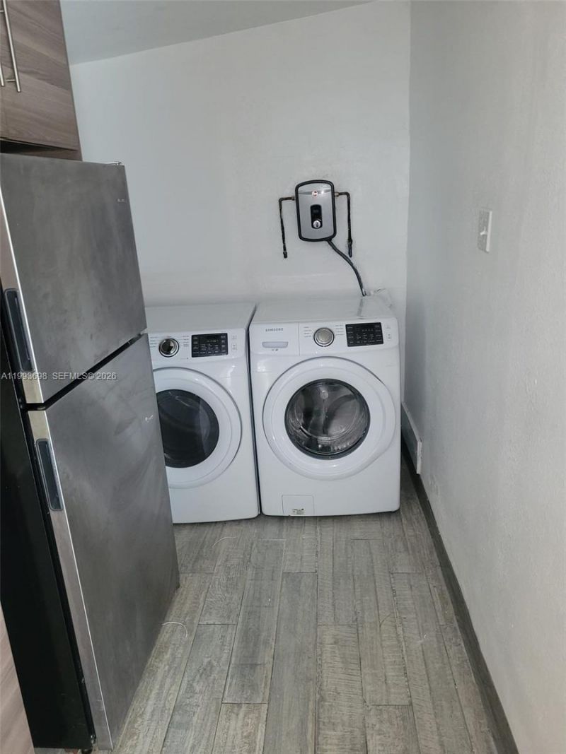 5720 NE Miami Pl , Miami, FL 33137 Photo