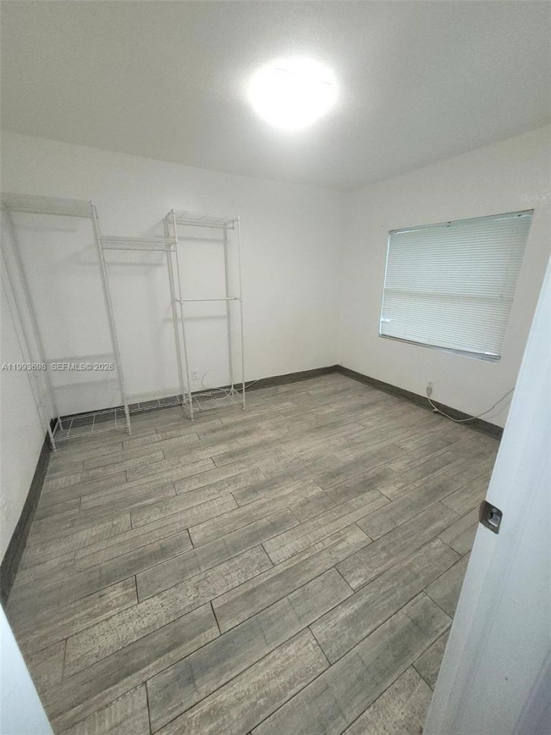 5720 NE Miami Pl , Miami, FL 33137 Photo