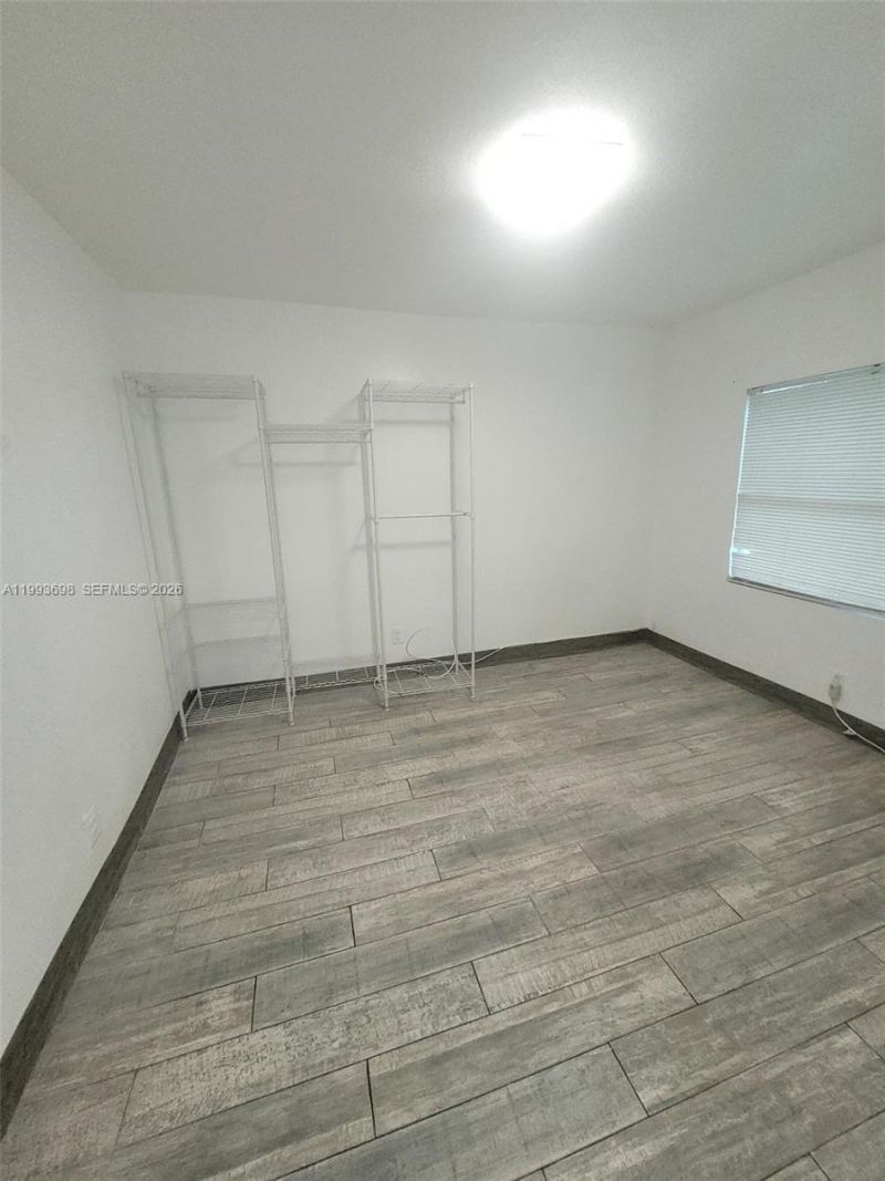 5720 NE Miami Pl , Miami, FL 33137 Photo