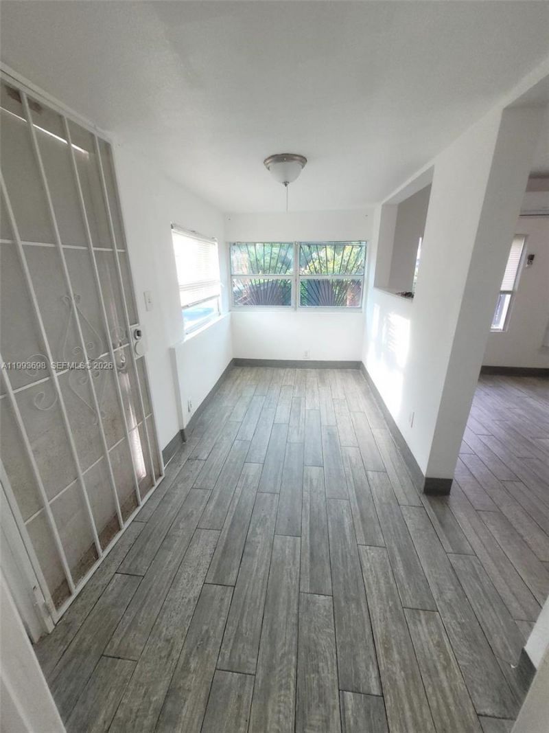 5720 NE Miami Pl , Miami, FL 33137 Photo