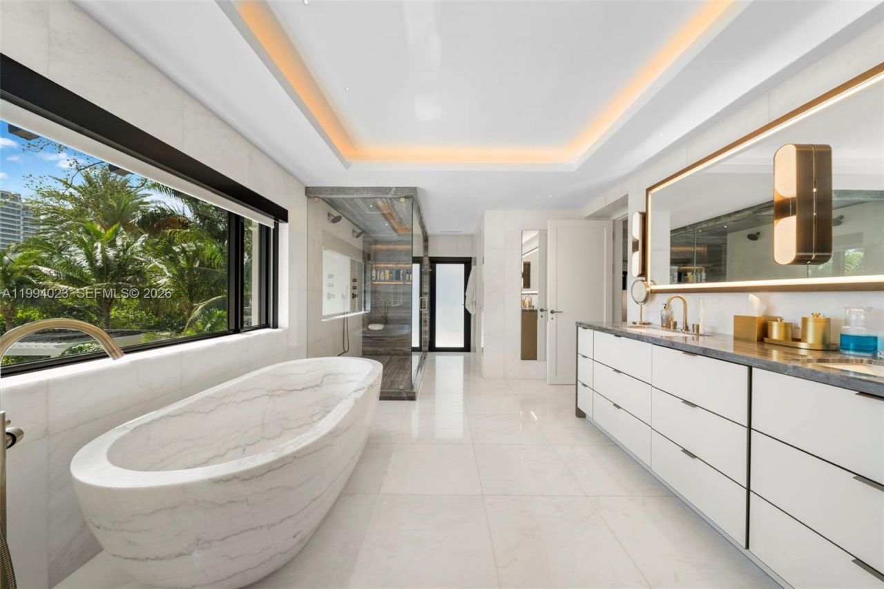 3681 Flamingo Dr , Miami Beach, FL 33140 Photo