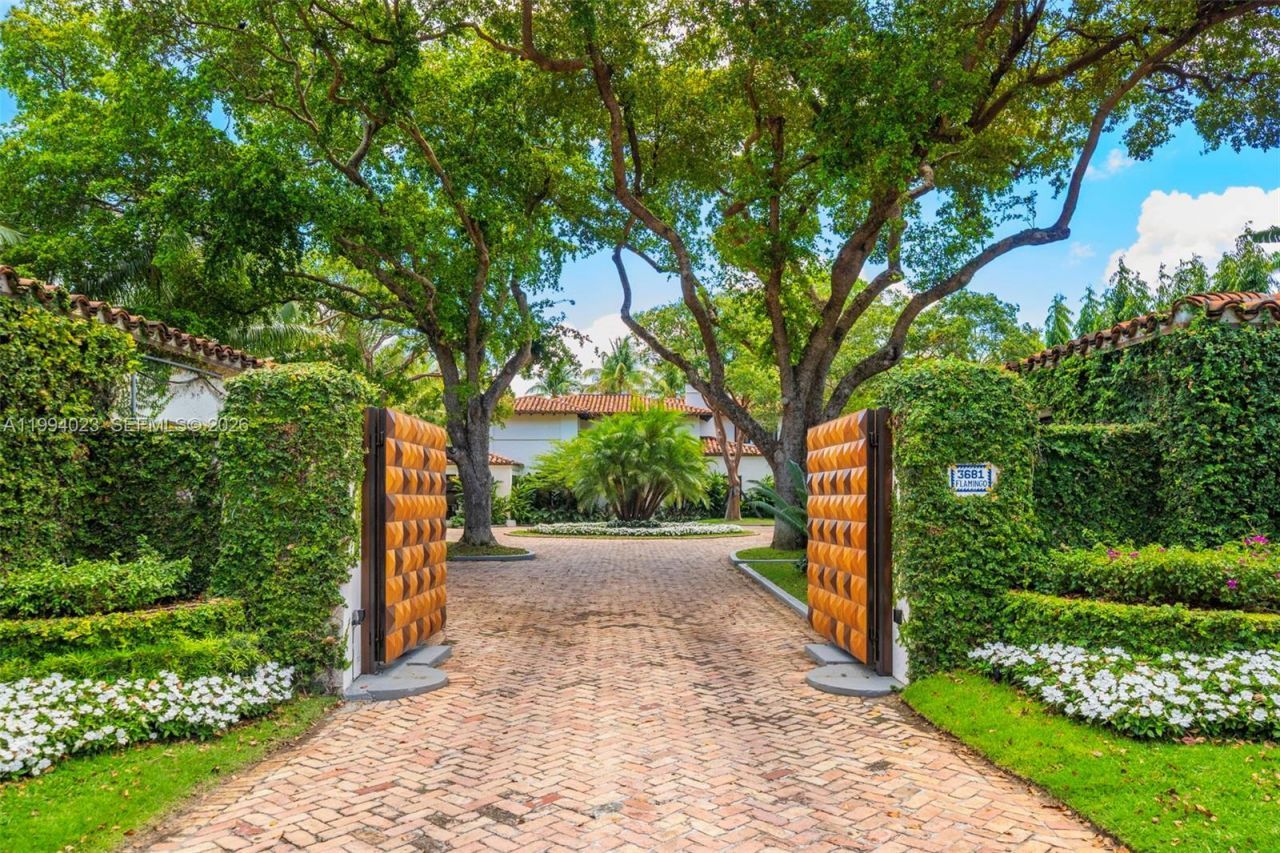 3681 Flamingo Dr , Miami Beach, FL 33140 Photo