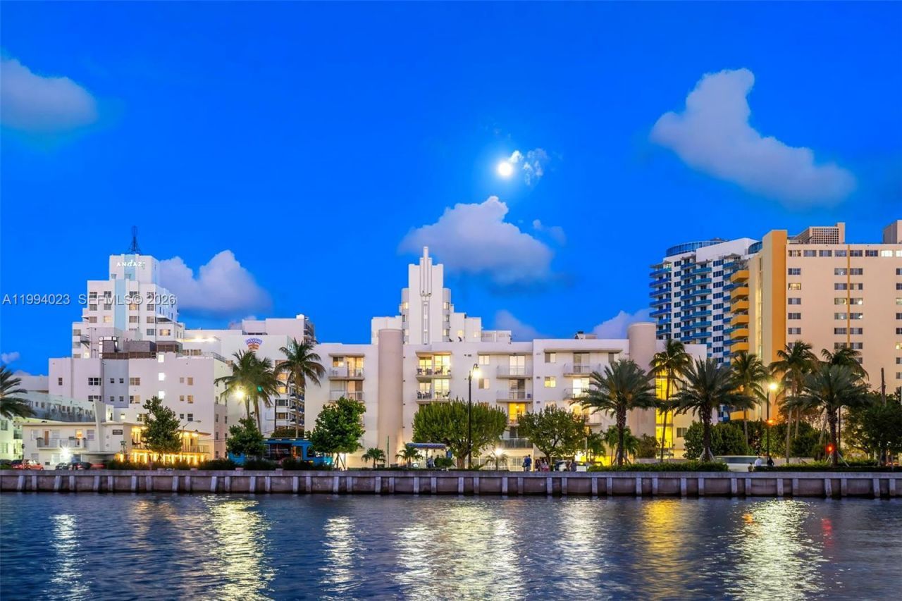 3681 Flamingo Dr , Miami Beach, FL 33140 Photo