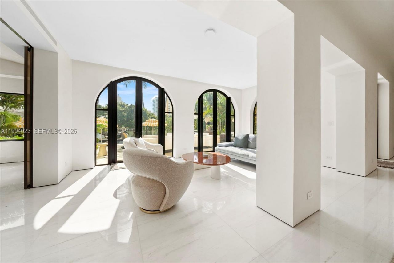 3681 Flamingo Dr , Miami Beach, FL 33140 Photo