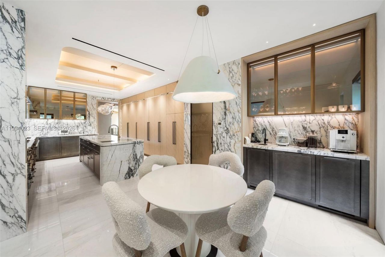 3681 Flamingo Dr , Miami Beach, FL 33140 Photo