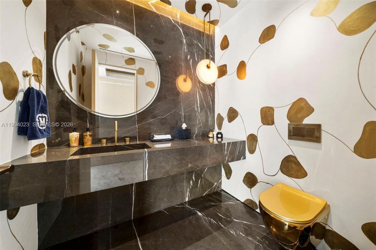 3681 Flamingo Dr , Miami Beach, FL 33140 Photo