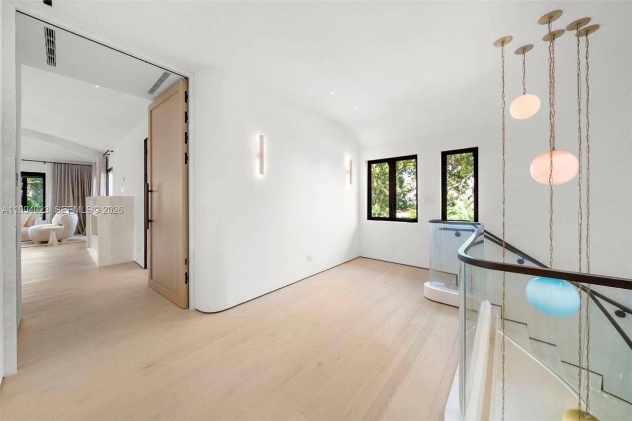 3681 Flamingo Dr , Miami Beach, FL 33140 Photo