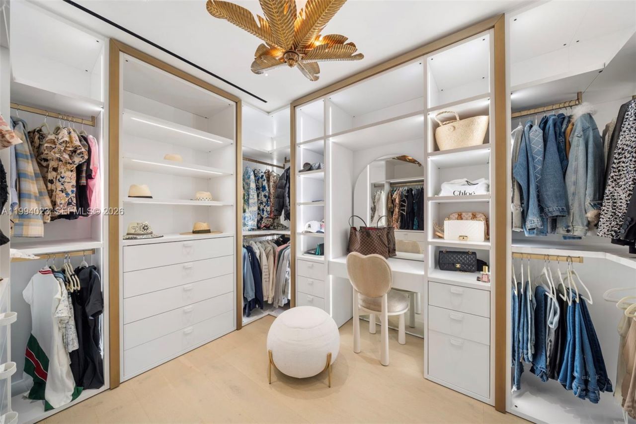 3681 Flamingo Dr , Miami Beach, FL 33140 Photo