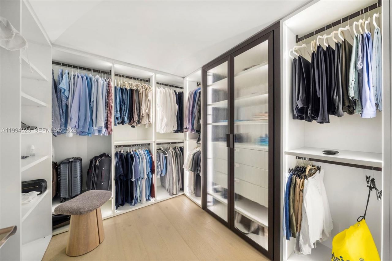 3681 Flamingo Dr , Miami Beach, FL 33140 Photo