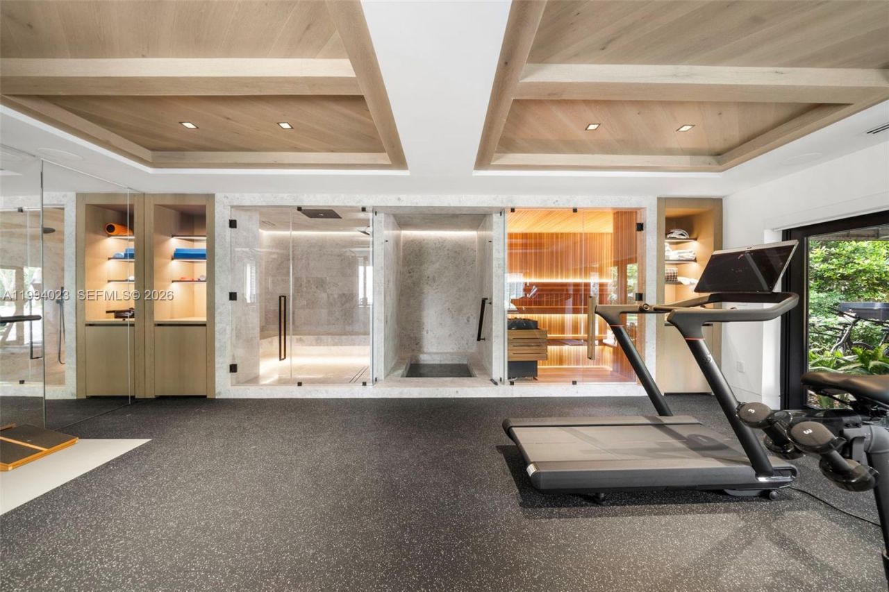 3681 Flamingo Dr , Miami Beach, FL 33140 Photo