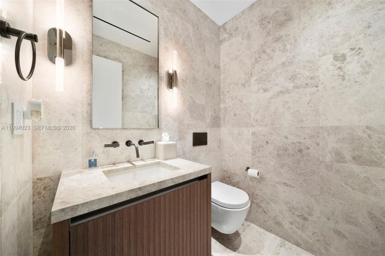 3681 Flamingo Dr , Miami Beach, FL 33140 Photo