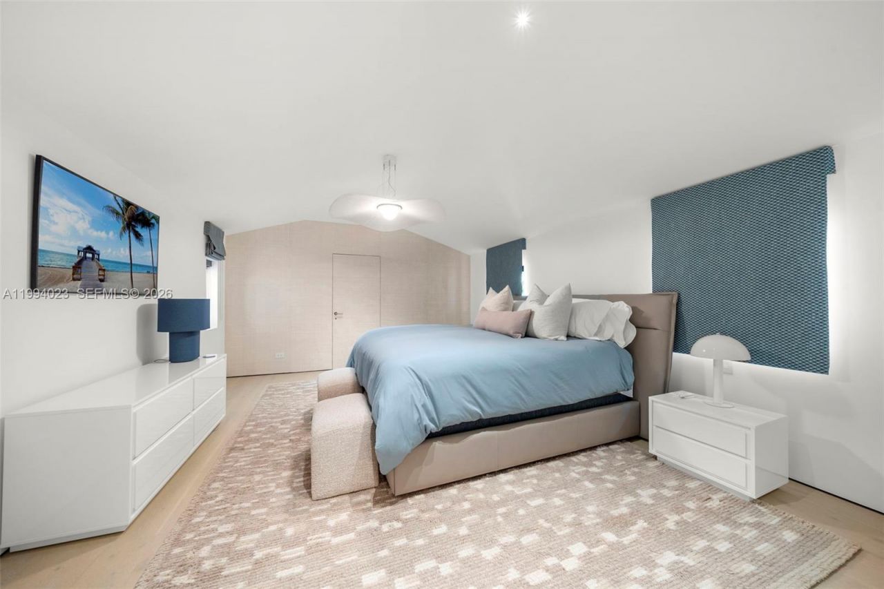 3681 Flamingo Dr , Miami Beach, FL 33140 Photo