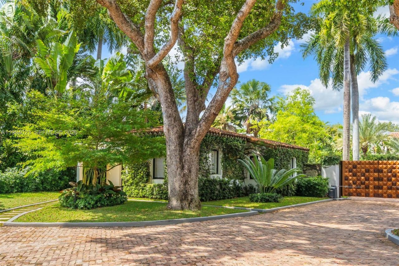 3681 Flamingo Dr , Miami Beach, FL 33140 Photo