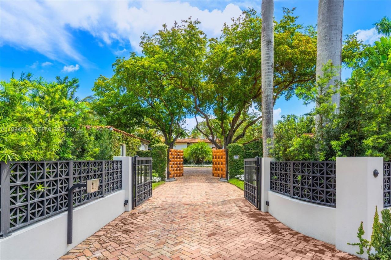 3681 Flamingo Dr , Miami Beach, FL 33140 Photo