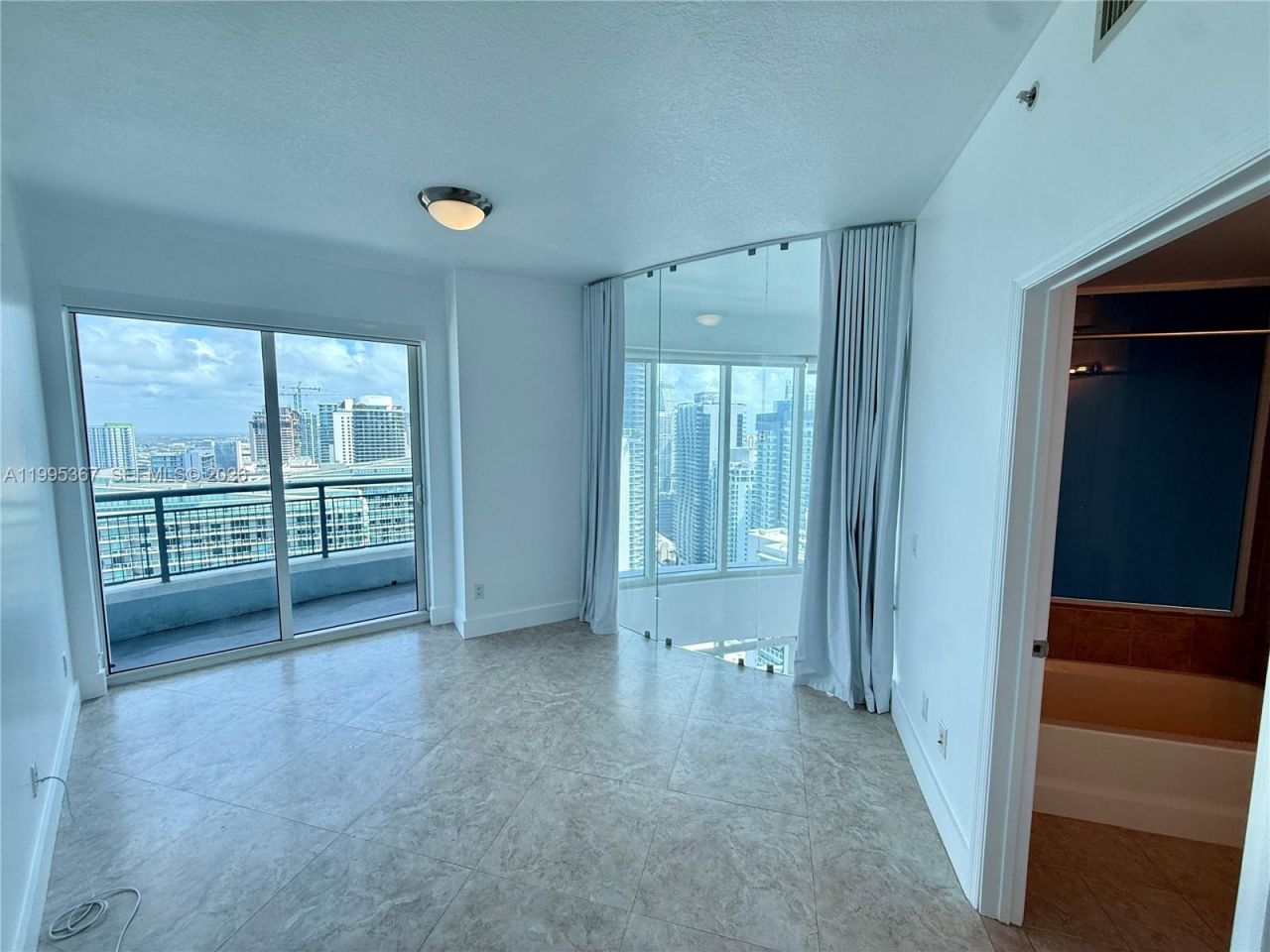 60 SW 13th St , Unit 4018, Miami, FL 33130 Photo