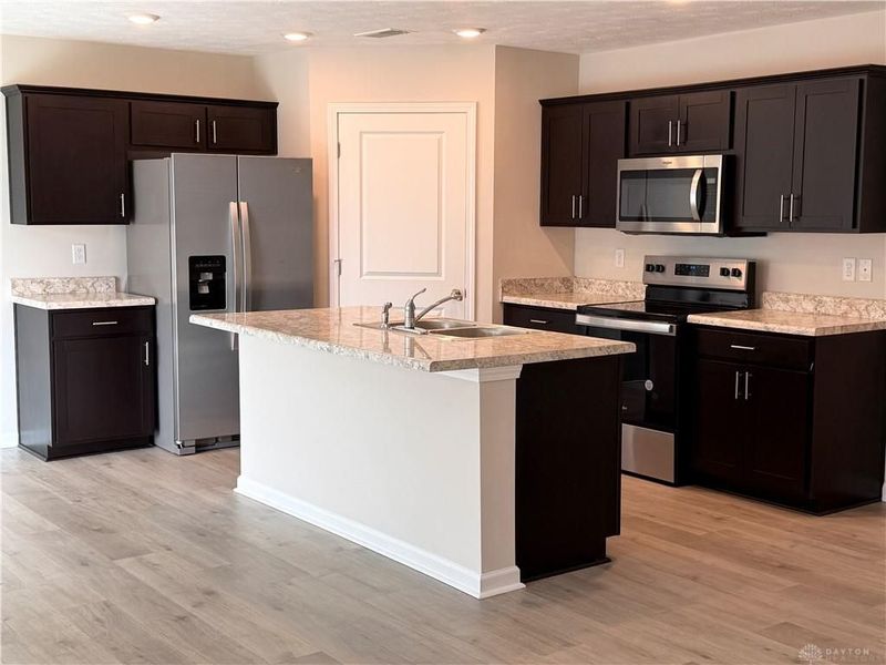 1414 Camden Ln, Xenia, OH 45385 Photo 2