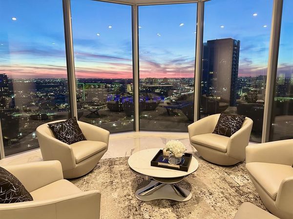 2900 Mckinnon Street, Unit 2204, Dallas, TX 75201