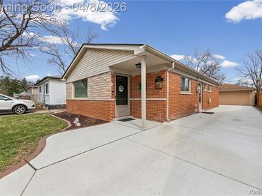 4685 Universal Street, Dearborn Heights, MI 48125