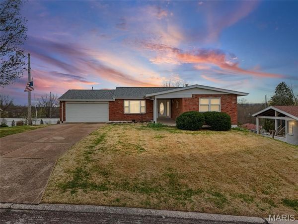 5416 Cherryview Lane, St Louis, MO 63128