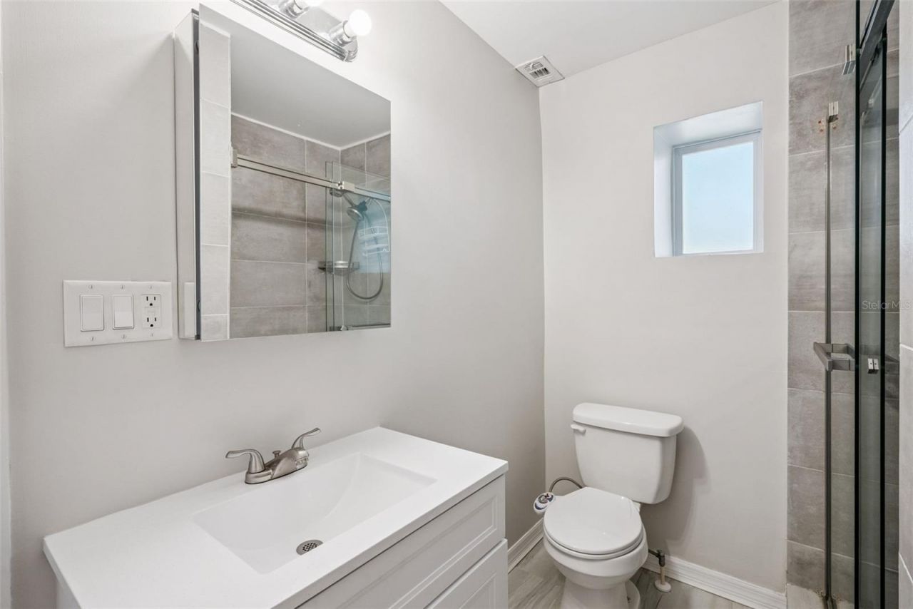 334 W Howry Avenue , Deland, FL 32720 Photo