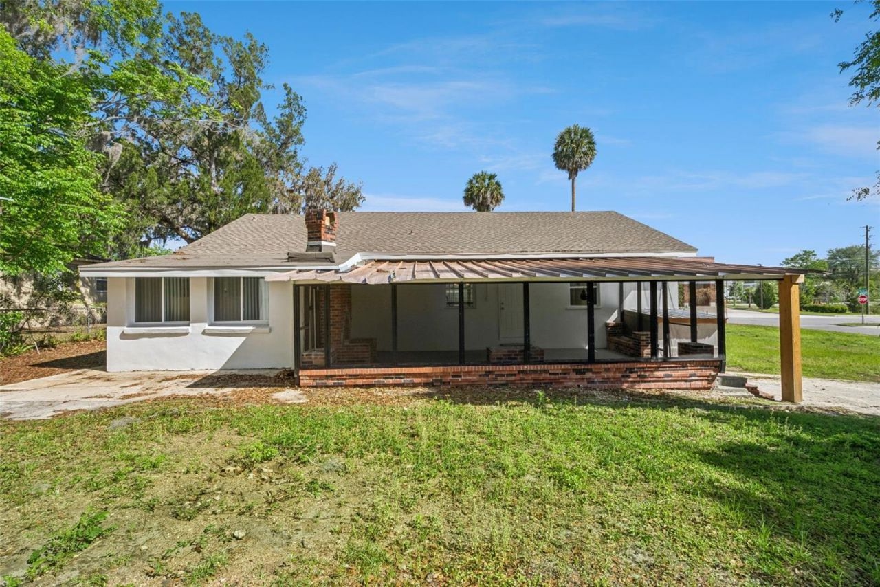 334 W Howry Avenue , Deland, FL 32720 Photo