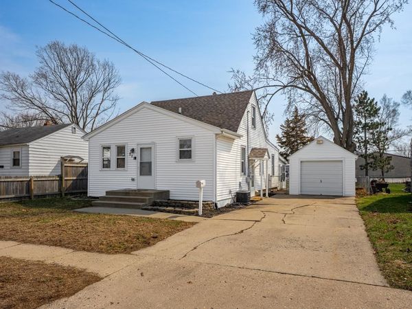 711 Renrose Avenue, LOVES PARK, IL 61111