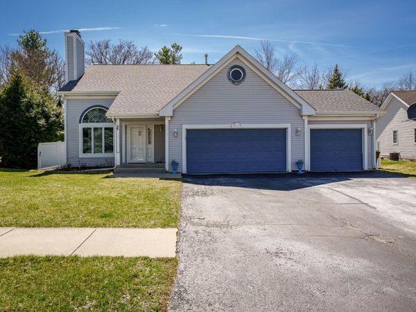 6571 Chartwell Drive, ROCKFORD, IL 61107