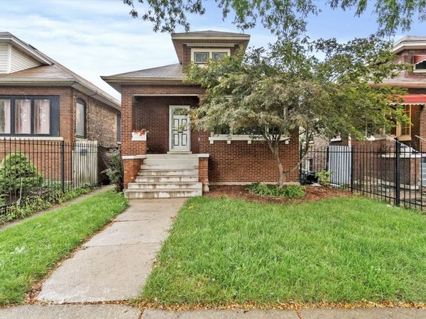 4820 W Haddon Avenue, Chicago, IL 60651