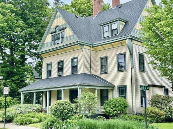 49 Grove St, Unit 4, Newton, MA 02466