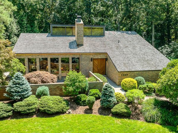 2980 Devonshire Road, Ann Arbor, MI 48104